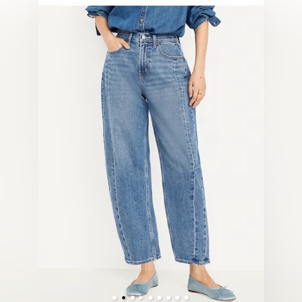 Old Navy Hi-Rise Barrel Leg Women's Jeans - Blue Wash - Picture 2 of 7
